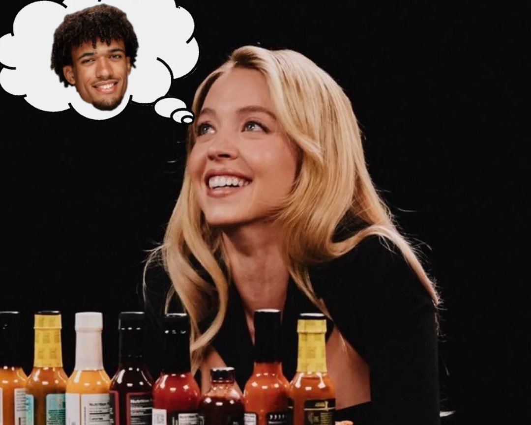 TheRealCruzOx's tweet image. Amari Allen. 4 point play.