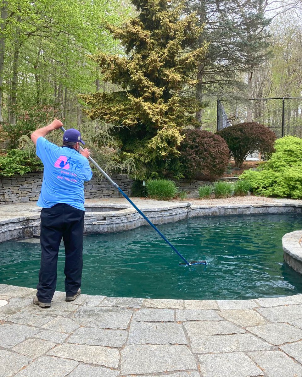 Stop spending your Saturdays skimming! 🏊‍♂️ A self-cleaning pool uses nearly invisible nozzles to circulate water from the floor up. No "cold spots," better chemical efficiency, and zero effort.

Learn how to automate your relaxation: aquapool.com/uncategorized/… 
#SelfCleaningPool