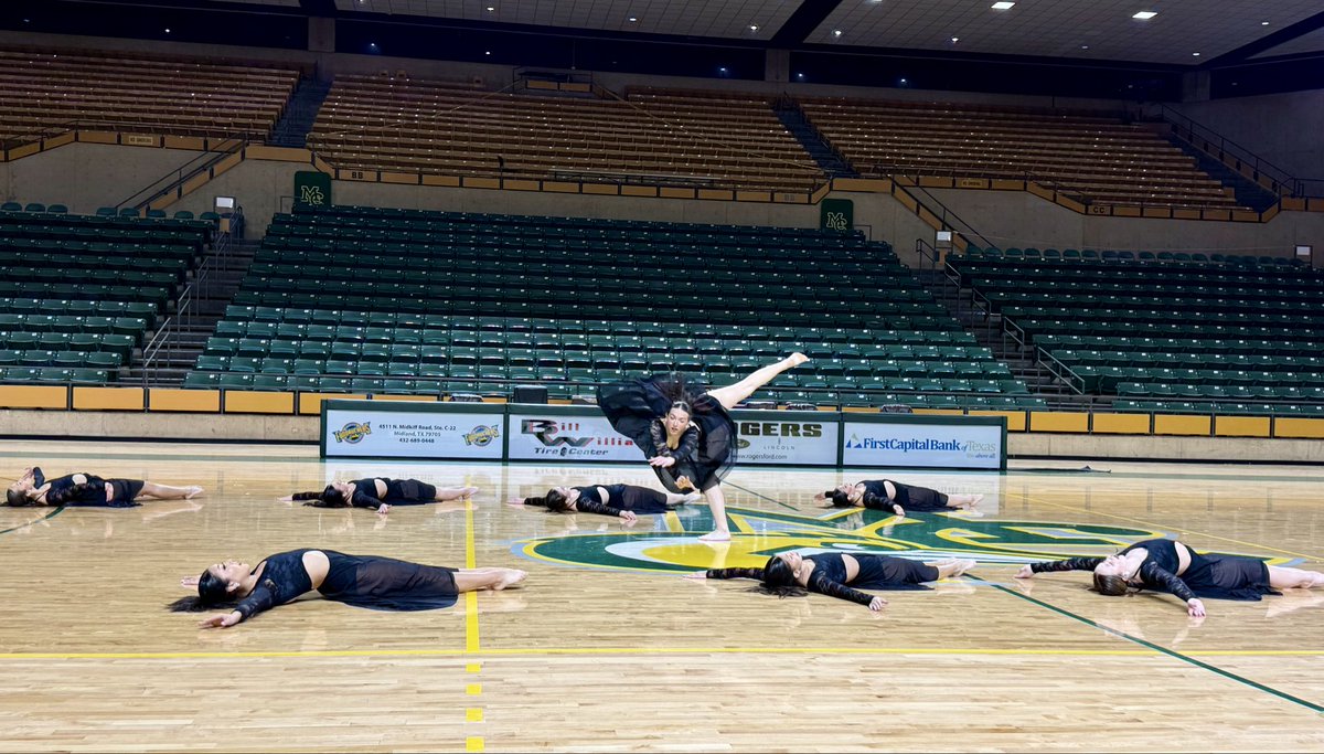 Midland_ISD's tweet image. Our LHS DOLLS showcased their talent and athleticism tonight, and we even got to see some of our talented future Dolls perform! Good luck at Nationals, ladies!
#ExcellenceInAction #StudentExperience