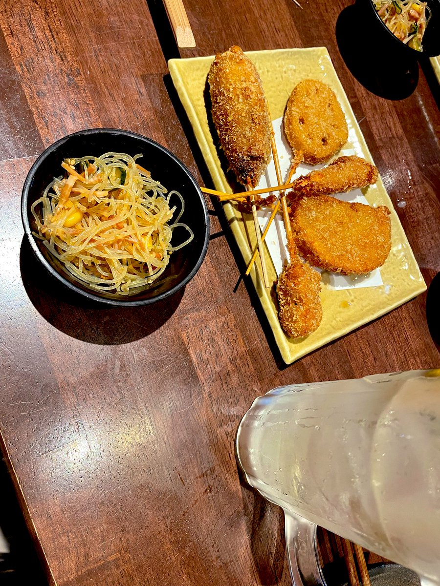 swo_panda's tweet photo. 今日は大阪に出張です✈️
とりあえず飲み始めます🍺笑
乾杯でーす🐼✨ https://t.co/cCg7v5WhZW