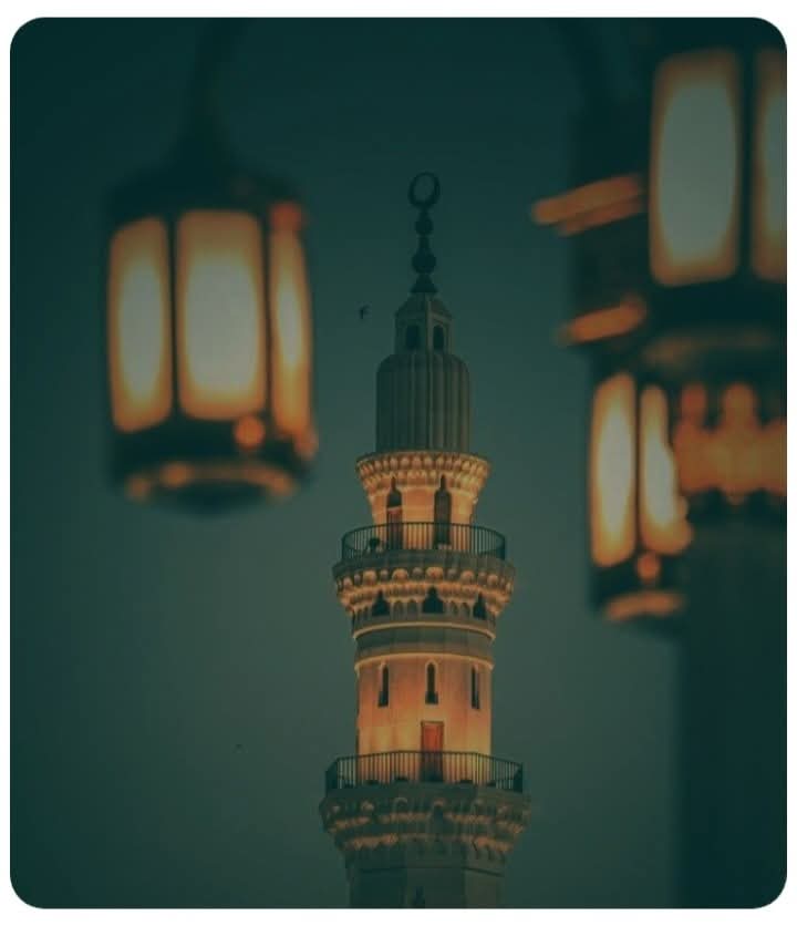 بِسْــــــــــــــــــمِ ﷲِالرَّحْمٰنِ الرَّحِيم

Allah'ım! 
Aldık heybemizi daldık Ramazan'ın muazzam kilerine..

Sofrası zikir, 
Lokması Kur'an, 
Suyu hadîs'i Şerif, 
Tatlısı terâvih.. 
Bilene bu ziyâfet iki cihanda tokluk olarak yeter.. 
Bizi bilmezlerden eyleme Allah'ım 🤲🏻