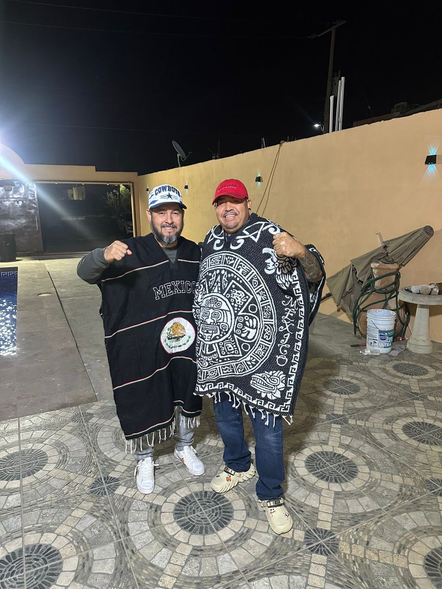 calinroh's tweet photo. #ModoVikingo
Hoy gana Mexico , Saludos desde Nuevo Laredo https://t.co/p23YBMzLN4