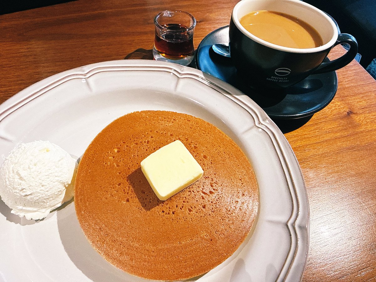 Reply_only____'s tweet photo. 私が太ったら珈琲館のホットケーキが美味しすぎるせいだと思う🥞🍴

そのへんの行列パンケーキより100倍おいしいᐠ( ᐢ ᵕ ᐢ )ᐟ♪♪ https://t.co/f30acoK1bH
