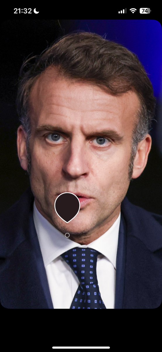 T’as vu jsuis maquilleuse pro alors évite de me prendre pour une conne t’as vu. L’anticerne doit être plus claire mais pas de 35 teintes. Bref débat clos tu m’as soûlé, demande conseils à une sephorette si tu sais pas