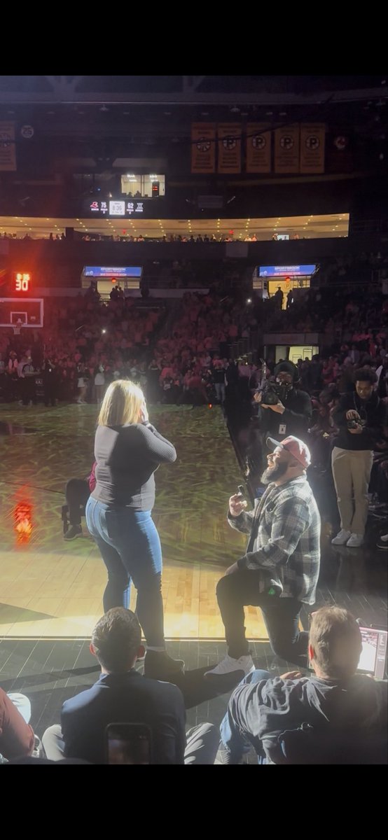 FriarPodcast's tweet photo. Friars take it 94-84
My thoughts:
1. Gotta win the pink out every year
2. Jaylin Sellers continues to look like a pro scorer to me
3. Shout-out #theproposal https://t.co/vg3kuChrC9