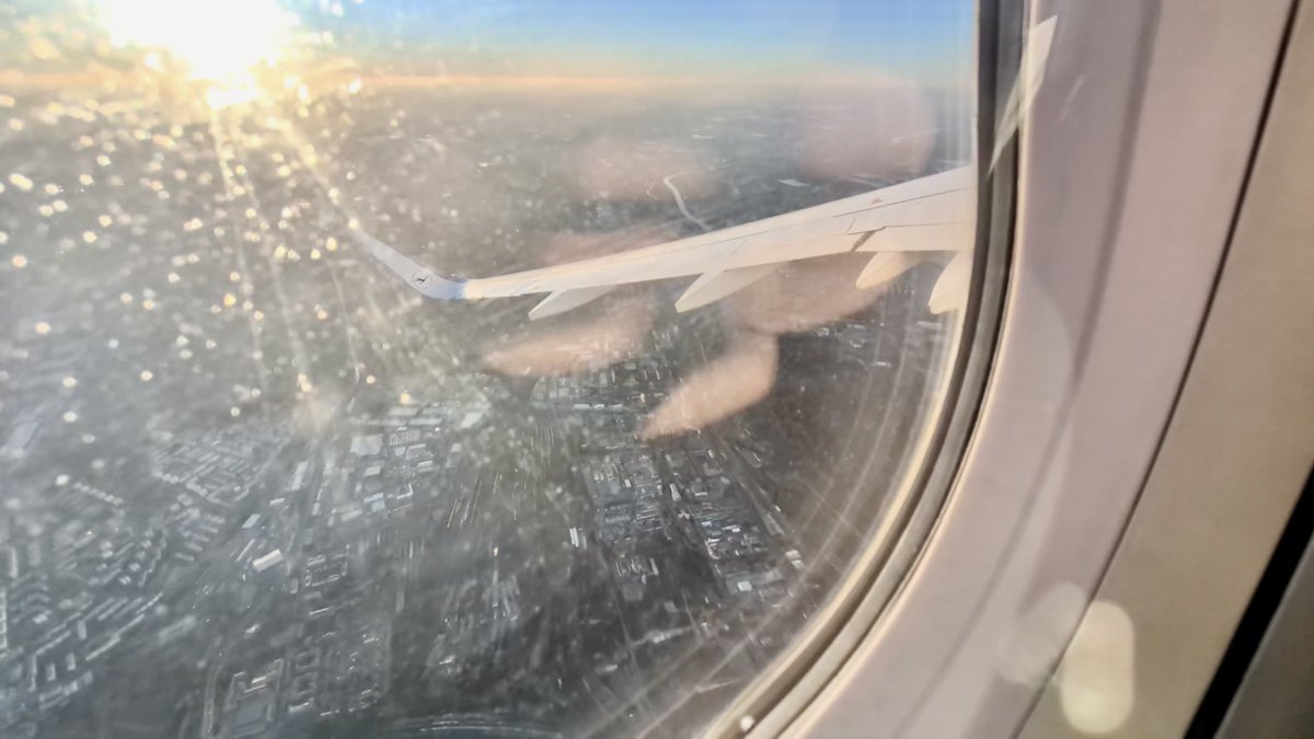 Window seat magic at golden hour ✈️🌅 Up chasing new horizons—business calls, fresh spots in the Americas. Where do you think I'm headed? Guesses welcome!
#TravelVibes #WindowSeat #NomadTravel