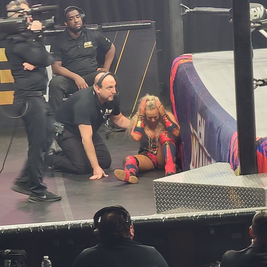 WrestlingCovers's tweet image. Best wishes for Penelope Ford and hoping it's nothing serious. 🙏🙏 #AEWDynamite