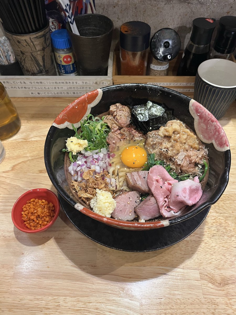 sawazo0308's tweet photo. 久しぶりに麺屋らうどさんへ
釜玉汁なしラーメン🍜
美味しかった。ご馳走様🙏 https://t.co/t4c1K7hWDw