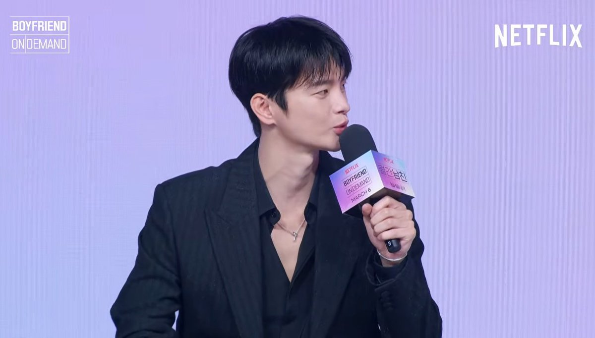 อินกุกพูดถึงจีซู

"ผมได้พบคุณจีซูครั้งแรกในกองถ่ายเรื่องนี้ครับ เธอเป็นคนตลกมากและอยู่ด้วยแล้วสนุกมาก บรรยากาศในกองเต็มไปด้วยรอยยิ้มและเสียงหัวเราะ ไม่มีใครอารมณ์เสียเลยครับ เป็นสภาพแวดล้อมที่มีความสุขมาก เธอเป็นคนน่ารักและมีเสน่ห์มาก