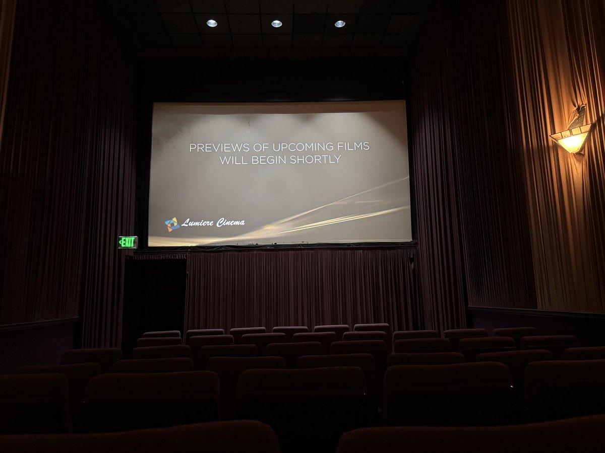 Srirachachau's tweet photo. About to watch a movie in a fully empty theater lol. So sick https://t.co/ZFYqHPPApv