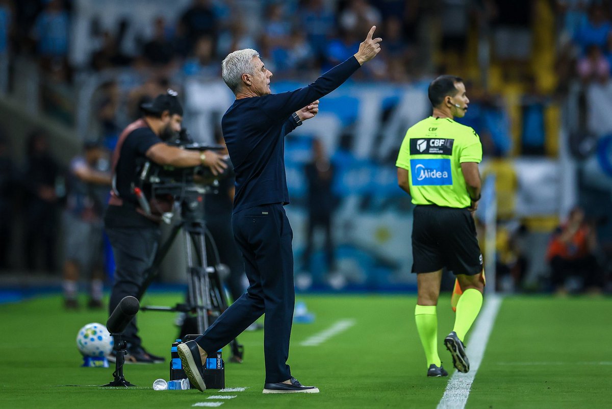 #Grêmio consegue uma vitória muito importante, mesmo que ainda demonstre problemas de criação. 

Conseguimos rodar o elenco, conquistar o resultado e ganhar posições na tabela.

Agora tudo é Gre-Nal. Ainda longe do ideal, mas ganhar confiança é essencial nesse momento.