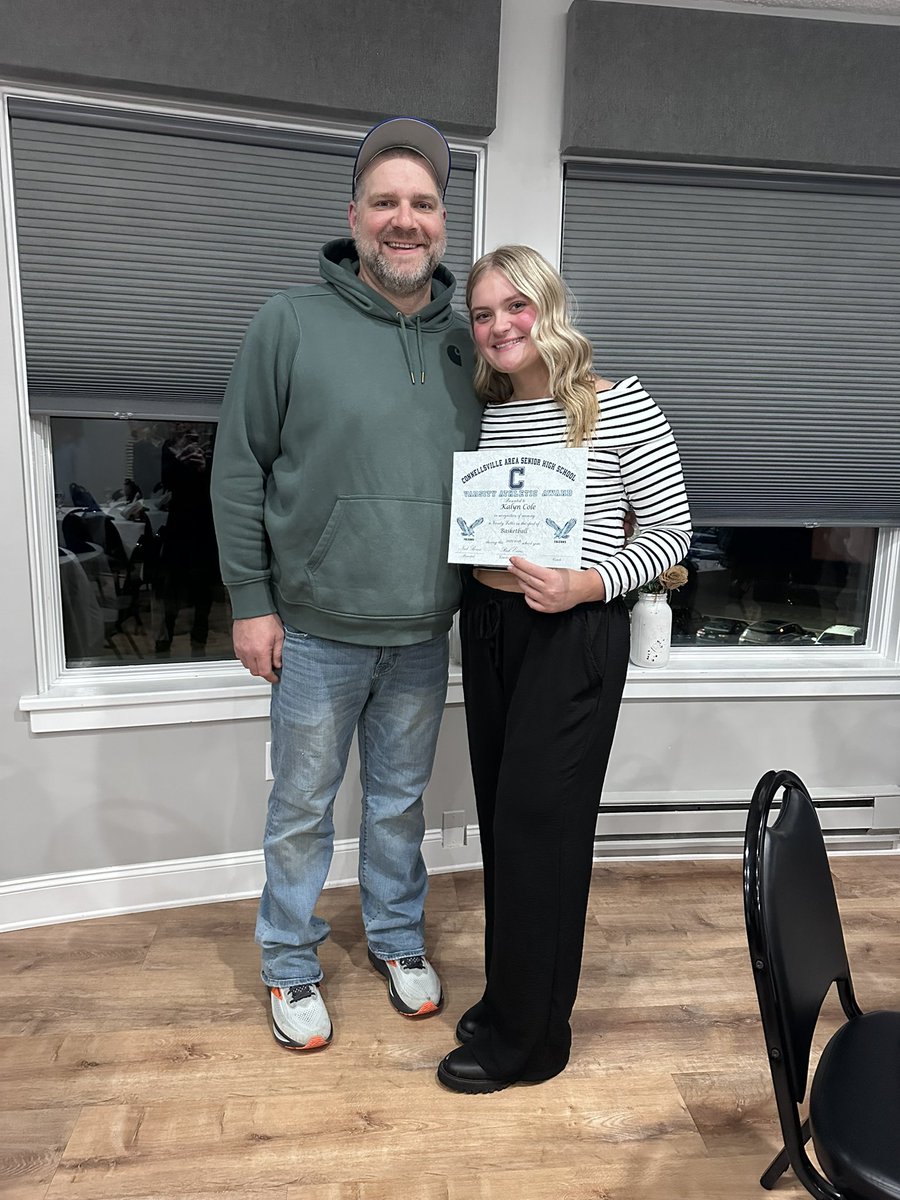 Kalyncole52's tweet image. Today was definitely a day for the books.. These are my girls and forever will be. To the friendships and the never ending hard work, I cannot wait for next year’s season! 
VARSITY BASKETBALL LETTER ✅ #workhard