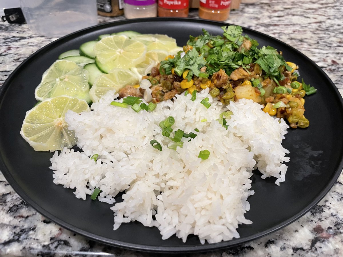 puppet4hire's tweet photo. Rice and stuff (no idea what to call this) https://t.co/XNfoIuBjtO