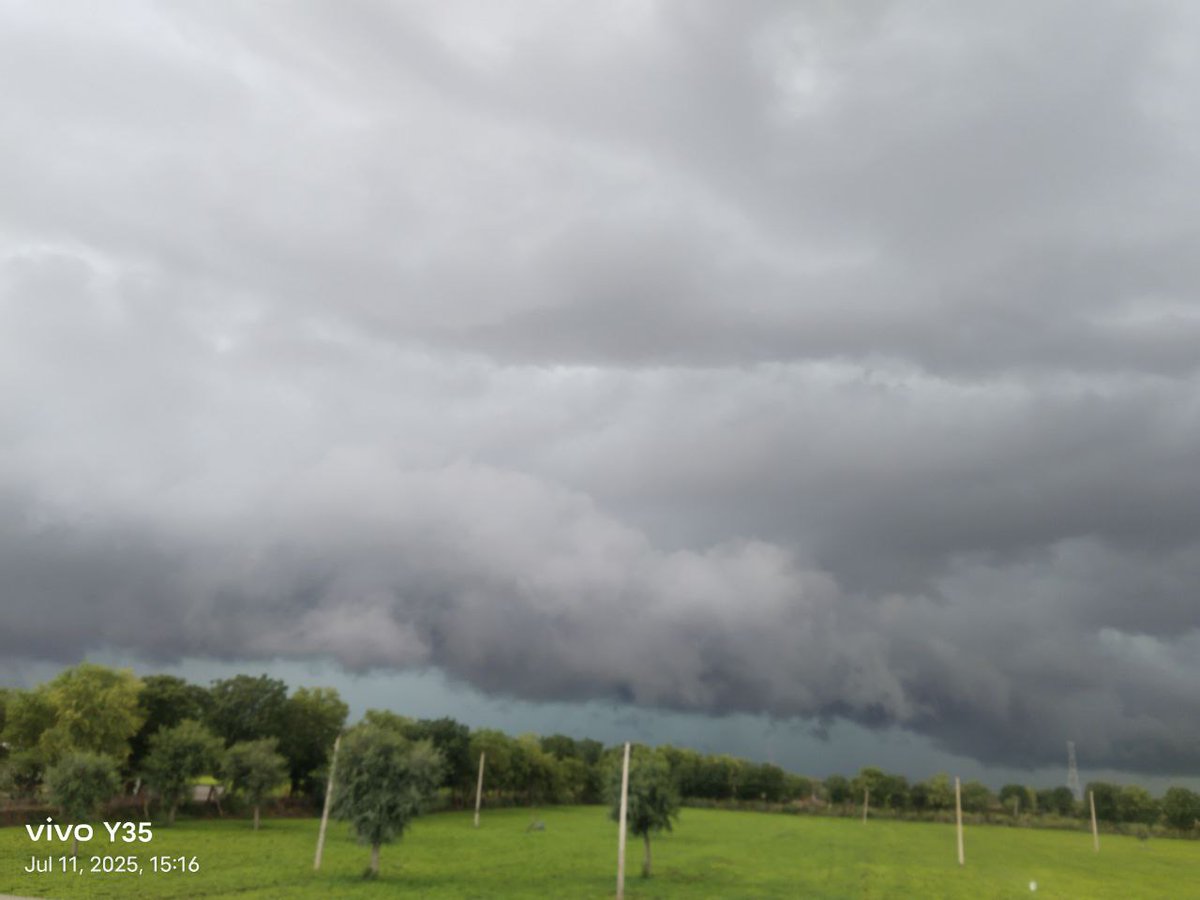 धोनी की स्टमपिंग से भी तेज Reply देती थी वो ,

फिर उसकी मौसी का फोन आने लग गया था...!😂🤣
#GoodMorningX 
<a href="/AnilK2712/">जाट जमींदार</a> 
<a href="/Annu_jodhpur/">Aniket Verma...☺️</a> 
<a href="/Be_ganesh2/">Ganesh</a> 
<a href="/bhanukatara8087/">Bhanu Katara ( ब्राह्मण)</a> 
<a href="/Bhincharpooja/">Pooja bhinchar </a> 
<a href="/Chandresh3863/">Chandresh_Mehta</a> 
<a href="/CHIMARAMCHOUD12/">CHIMA RAM CHOUDHARY</a> 
<a href="/Divi05_/">Divisha Fauzdar</a> 
<a href="/divijain98/">Divya jain</a> 
<a href="/M_K_S_01/">MUKESH SHARMA JAIPUR</a> 
<a href="/KHETARAM1001/">𝐓𝐫. 𝙆𝙃𝙀𝙏𝘼 𝙍𝘼𝙈 𝙅𝘼𝘼𝙏</a>