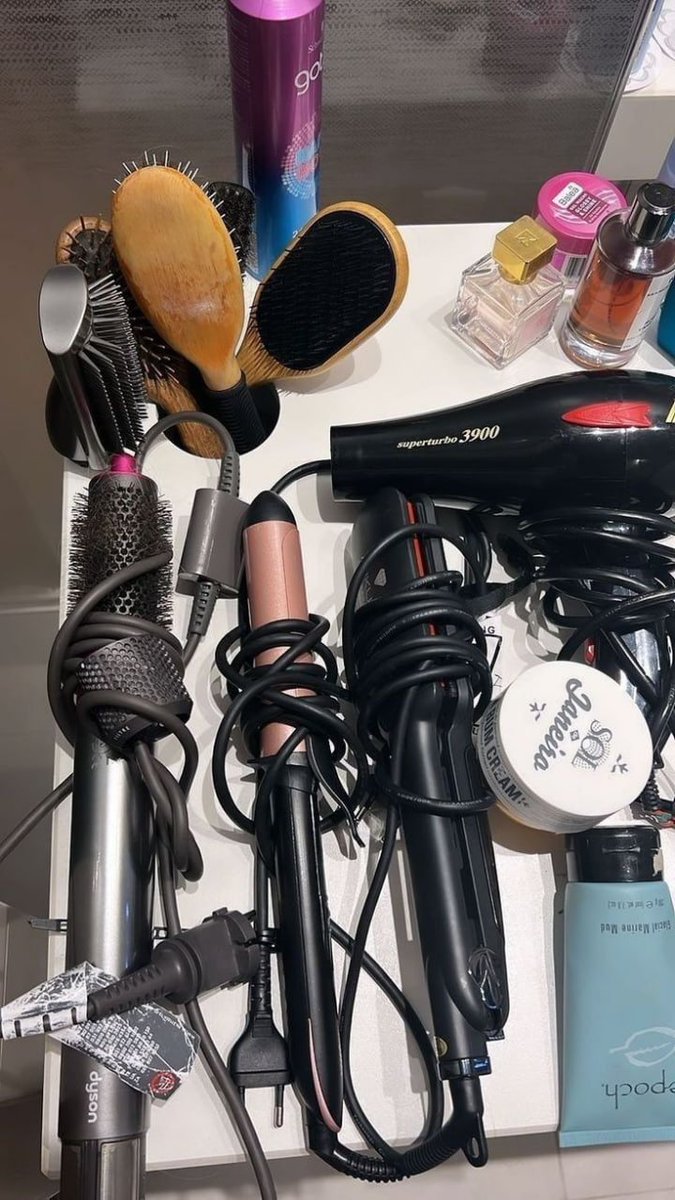 millie.grey tweet media