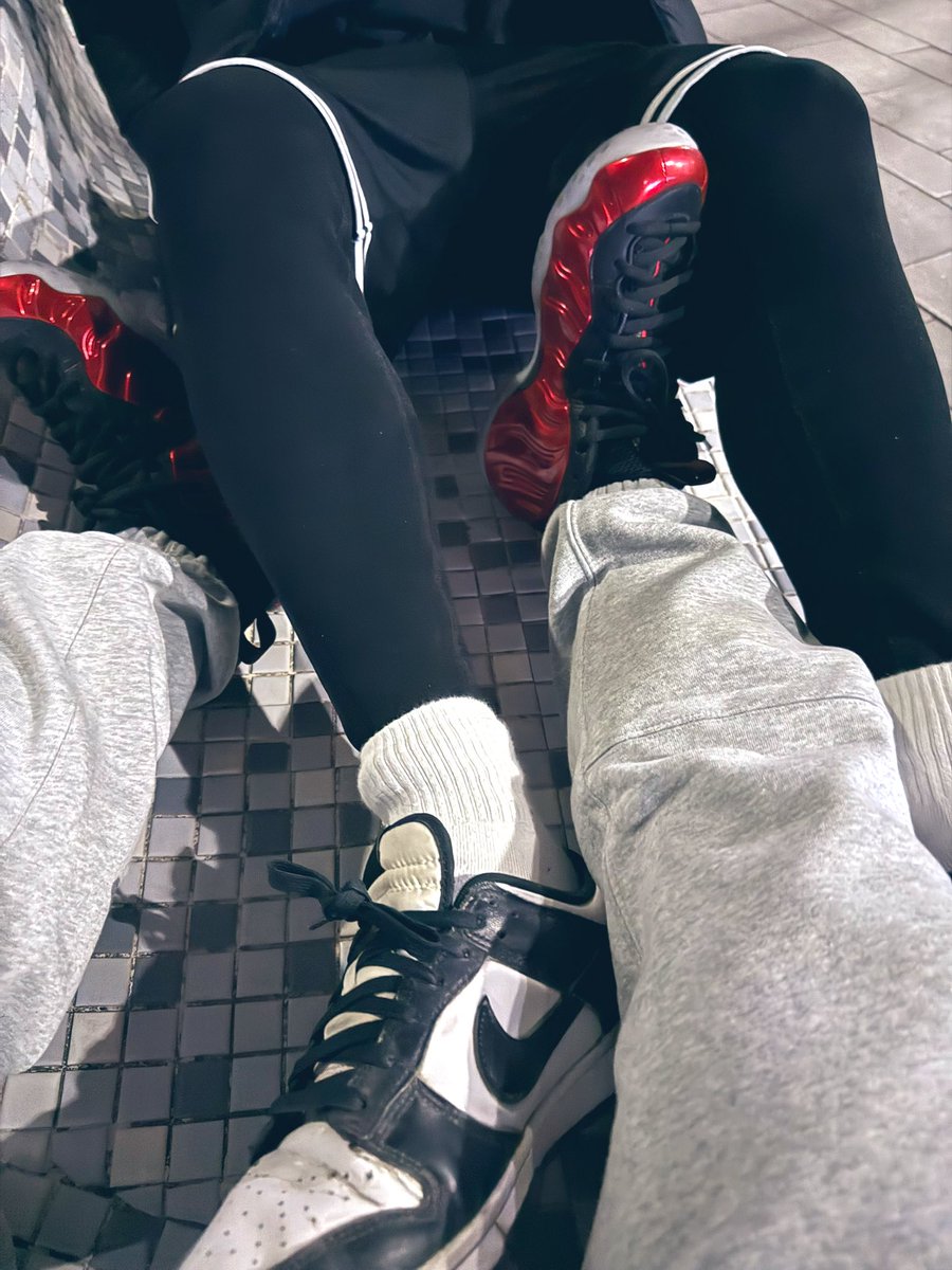 Sneakeeeee's tweet photo. @SneakerYao 那我这个本命年配色呢😏 https://t.co/HUVvnXkwh0
