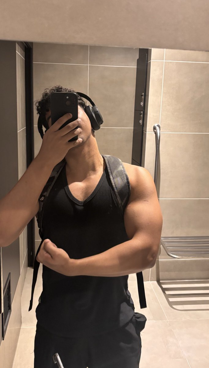 Teojacks's tweet photo. Queria que o pump ficasse https://t.co/WD5F46Okzc