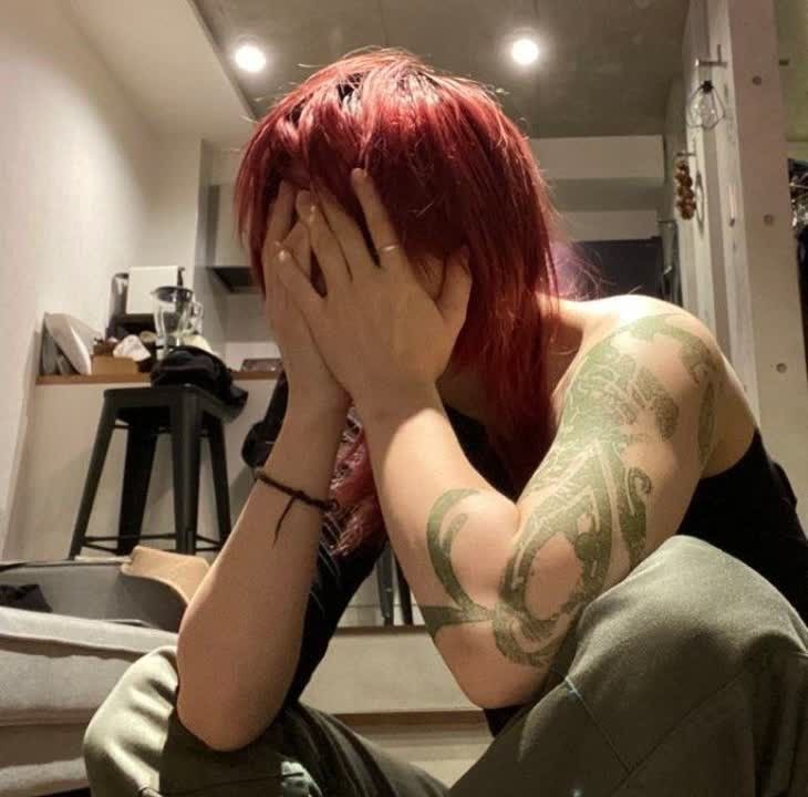 CRIMS0NRIXT's tweet photo. Just Kirishima showing off a new tattoo he got recently. https://t.co/vqxadz2zxA