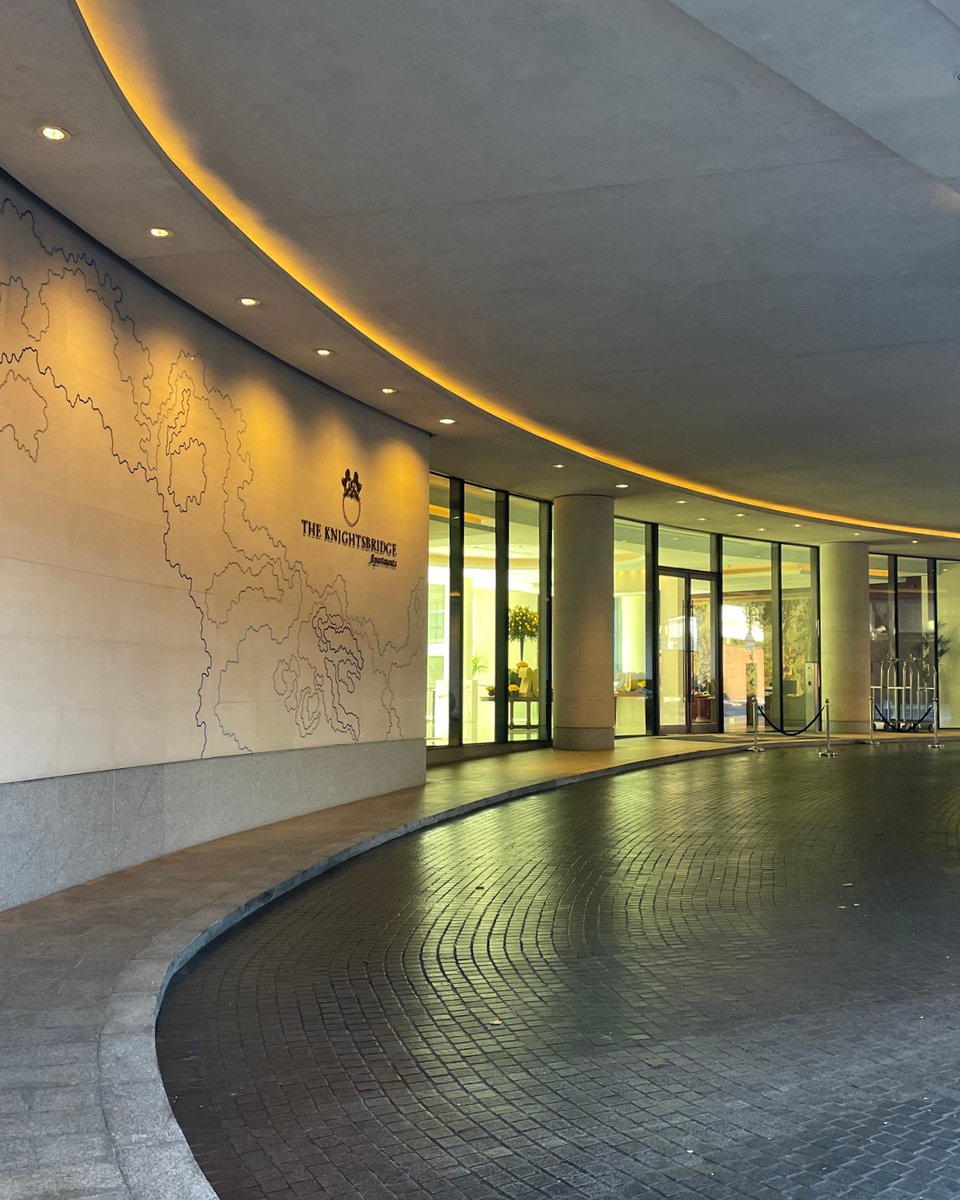 DALlighting's tweet photo. In collaboration with Lighting Design International, DAL supplied custom high-output, low-glare refurbishment downlights for The Knightsbridge Apartments. Designed to replace original luminaires without causing further damage to the ceiling.
 
🔗: https://t.co/VzRHleB3mc https://t.co/GBld69MU2S