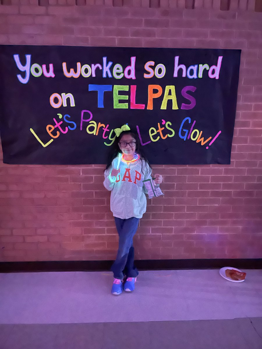 We’re going up, up, up it’s now our moment! Today we celebrated all the hard work our EB teachers and students have put in to prepare for TELPAS with a neon glow party! Laser focused on growth and personal goals 🤓 #EBs #Growth <a href="/VHESCrusaders/">Vista Hills Elementary</a>