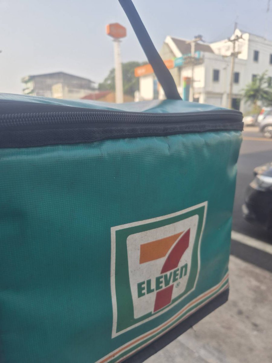 ณิ ชา tweet media