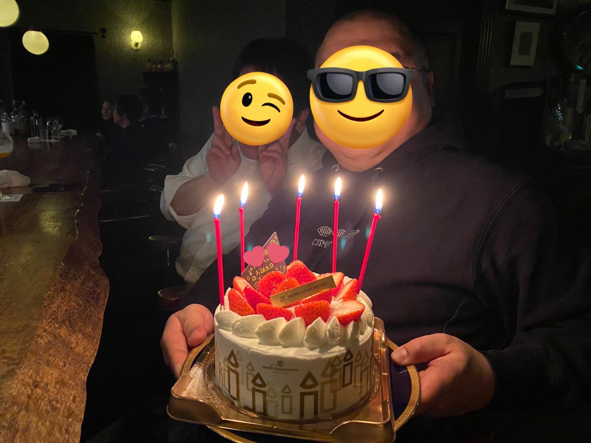 MrRosewatergod's tweet photo. もう隠す意味あるか分かんないけど、19th宮森さんの粋なお取り計らいにより、無事Ojiさんのバースデーを祝えました✨最高のおもてなし、ありがとうございました🎂 https://t.co/TtszhckGK6