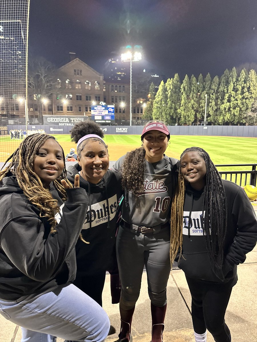 My teammates and I had so much fun watching my big sis <a href="/NadiaBarbary/">Nadia Barbary</a>  and <a href="/HailStateSB/">Mississippi State Softball</a>  handle business tonight against Georgia Tech 🥎🥎🥎🥎