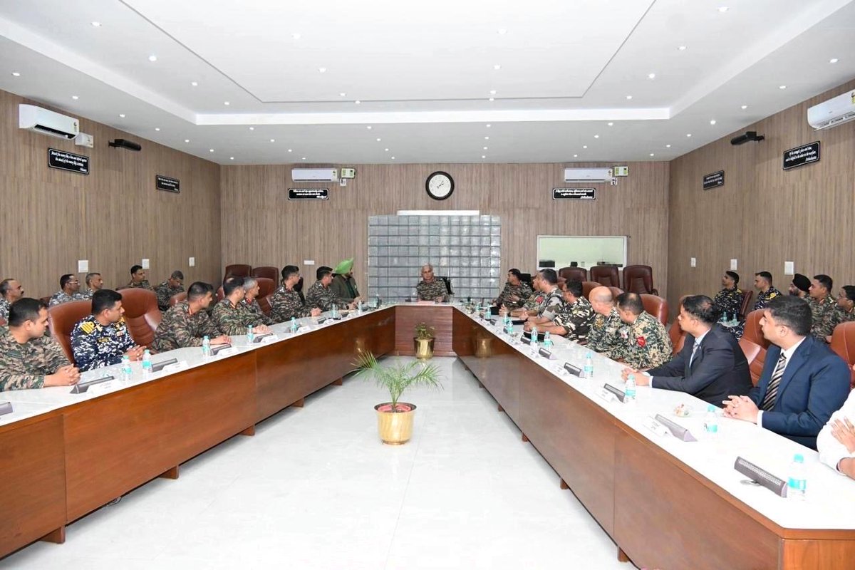VajraCorps_IA's tweet image. #MilitaryCivilFusion #MCF in action
#PantherDivision conducted Sanyukt Prashikshan (16–25 Feb 2026), uniting the Cutting Edge Leadership from the Defence Forces &amp;amp; Civil Services to deepen Inter Agency Synergy &amp;amp; Coordination to Sharpen the Collective Response to emerging National