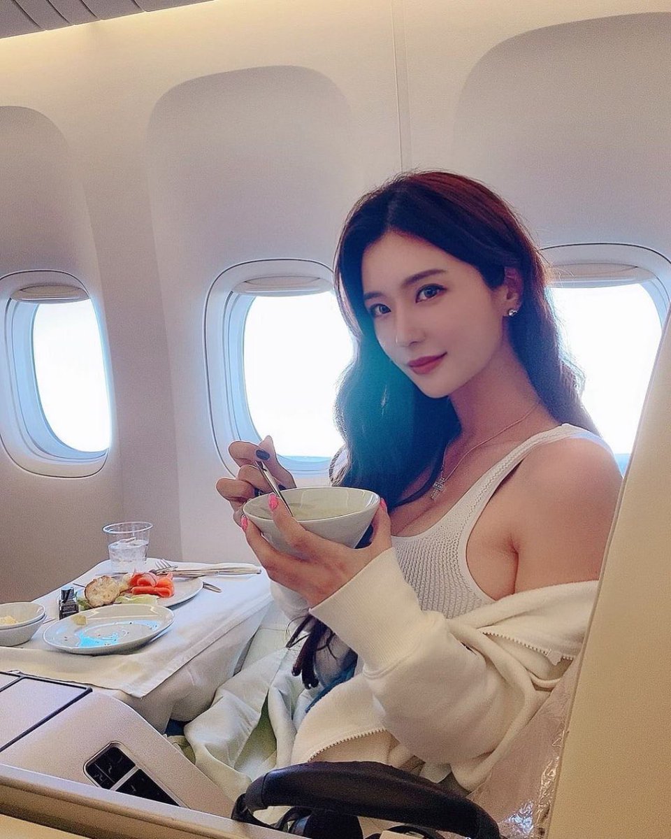 df07xc's tweet photo. Back home in the USA after an unforgettable time in South Korea 🇰🇷✈️ Grateful for the memories, the food, and the beautiful moments. Now carrying a little piece of Korea with me. #BackToUSA #FromKorea #TravelLife #GratefulHeart https://t.co/x0lUQj236q