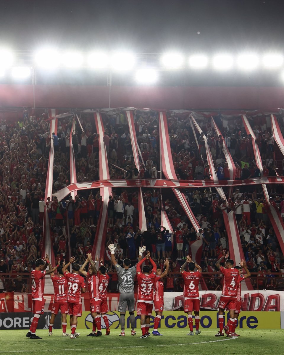 Le fallaron al hincha nuevamente.
Cobran millones dé dolares y uno se mata por pagar una entrada para verlos.
Decepción tras decepción.