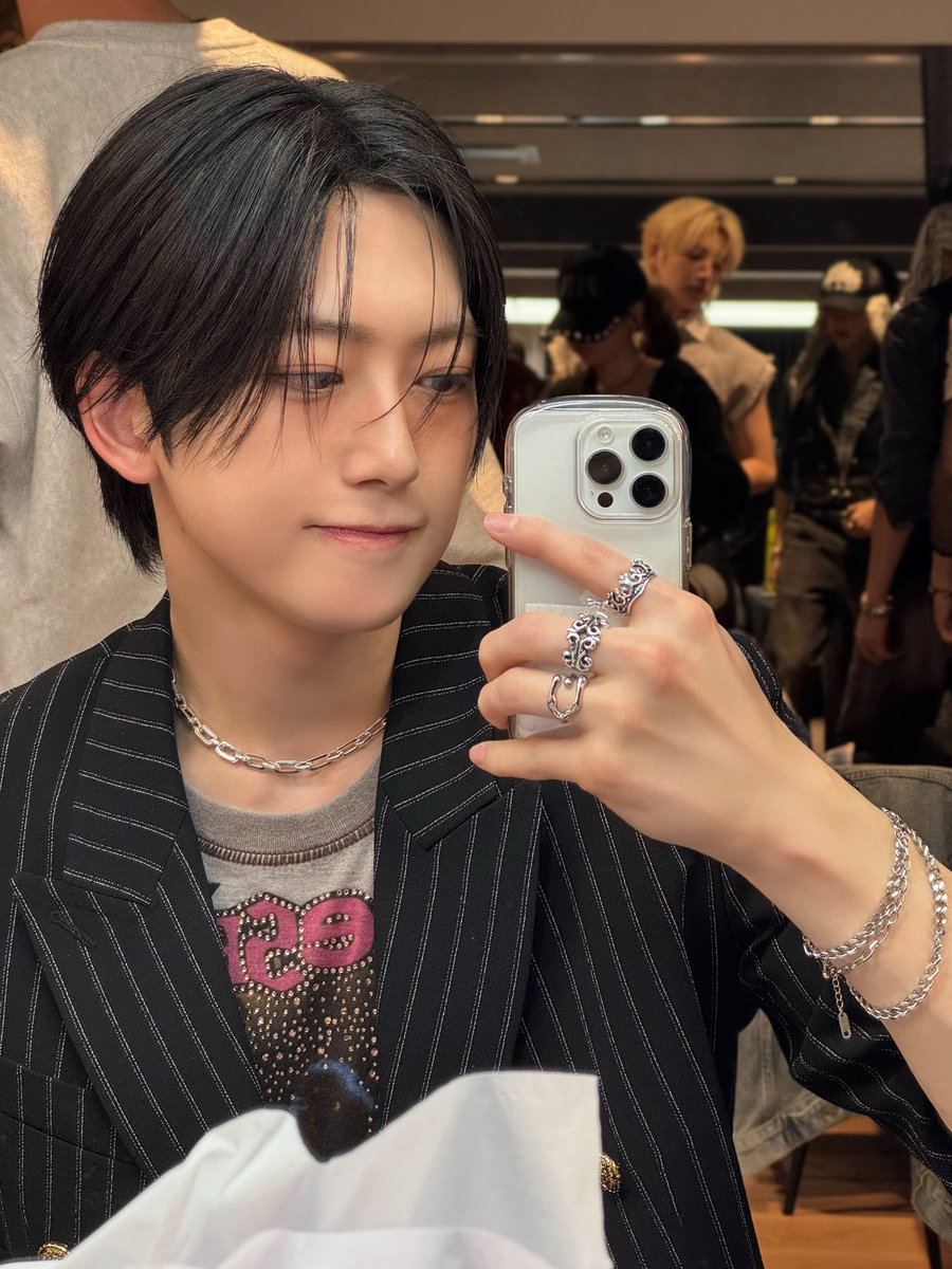 後ろのゆうまくんかわええ