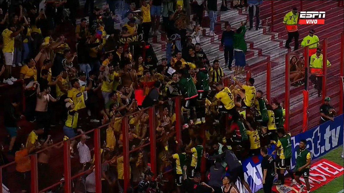 ferchobsc's tweet photo. Hptaaaaaaaaaaaaaaa que lindo es ser del Barce CTM… Gracias por esta alegría 💪🏼 https://t.co/KUNI8nRPFh