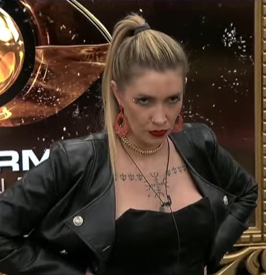 Ella los va a matar a todos y nosotros bancaremos.

Carmina al 9009

#GranHermano