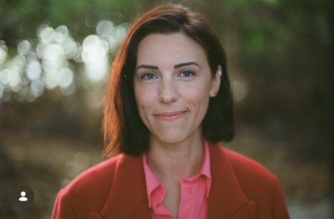 bellagenmush's tweet image. Aubry you wish you were as pretty as Genevieve Mushaluk #Survivor50