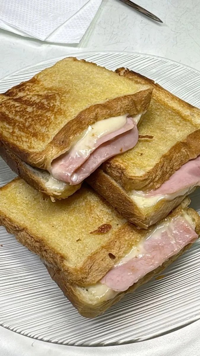 Nada contra o café, juro ☕
mas isso aqui, pra mim, é o verdadeiro café da manhã 🤤🤌🏻✨️