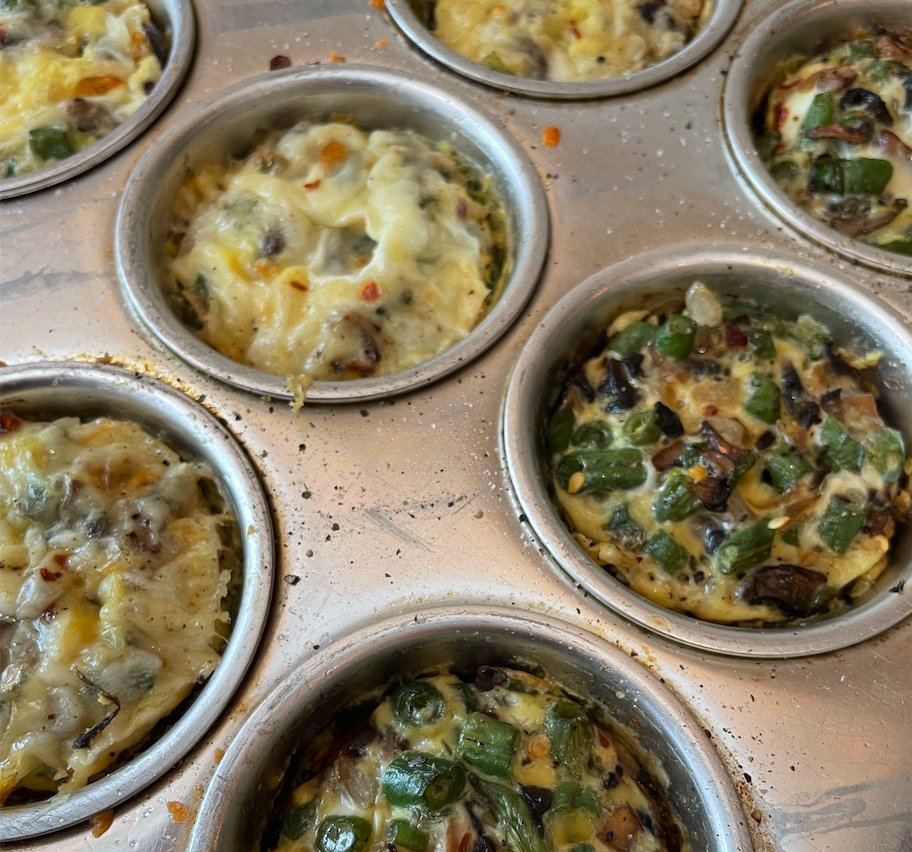 beefreeGF's tweet image. One of my favorite winter hacks: make a batch of mini egg casseroles, freeze them, and enjoy a warm, ready-to-go breakfast anytime. Easy, cozy, and so worth it.  #winterbreakfast #freezerfriendly #breakfastprep