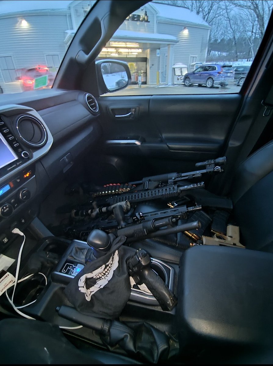 𝕮𝖂𝕭/jnF🦈 tweet media