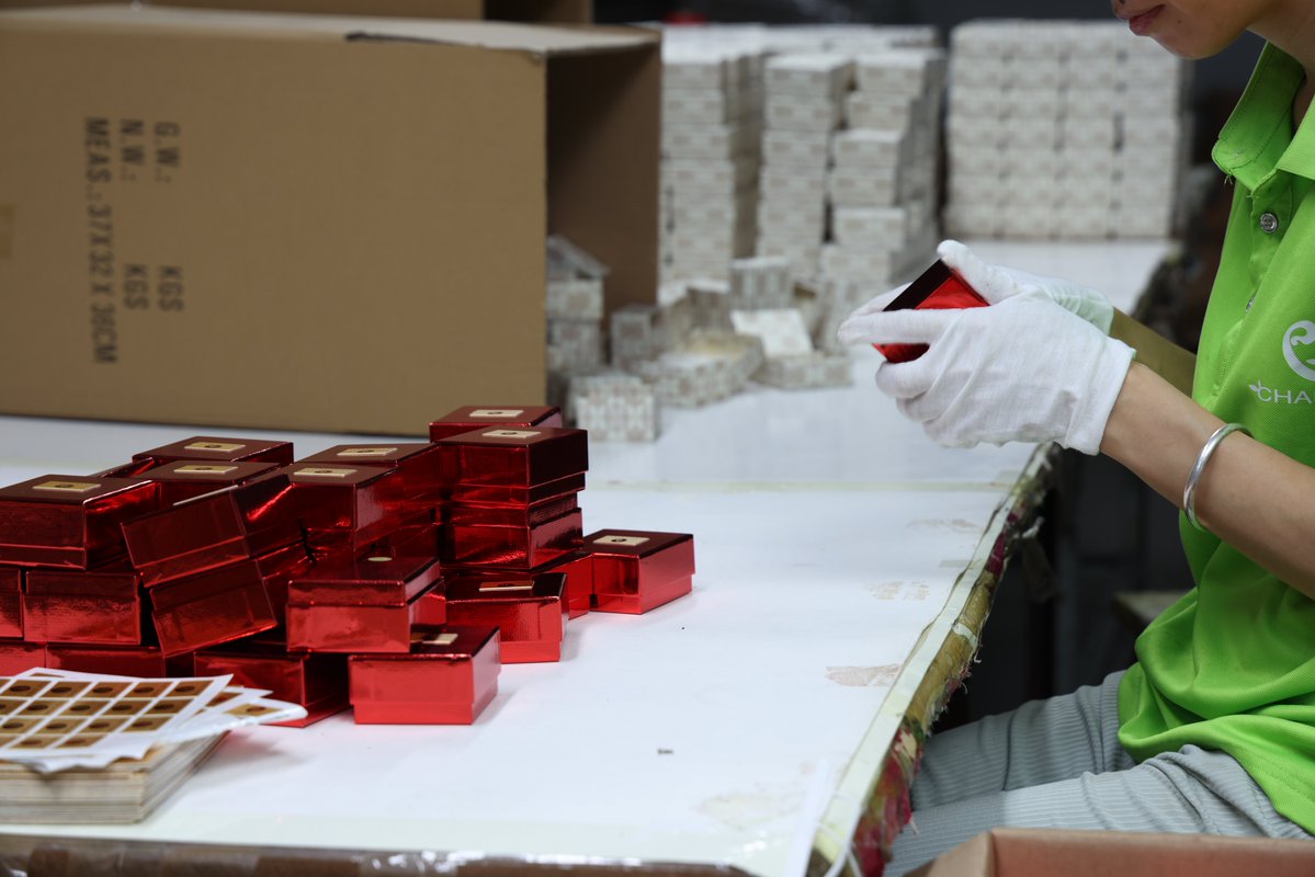 cfpackaging's tweet image. 📦Customized consultations 💼order follow-up have resumed normal operation. If you have new packaging needs after the holiday, or if you have orders that need to be expedited, please feel free to contact us. 
Thank you for your continued trust and support! 
#packagingfactory