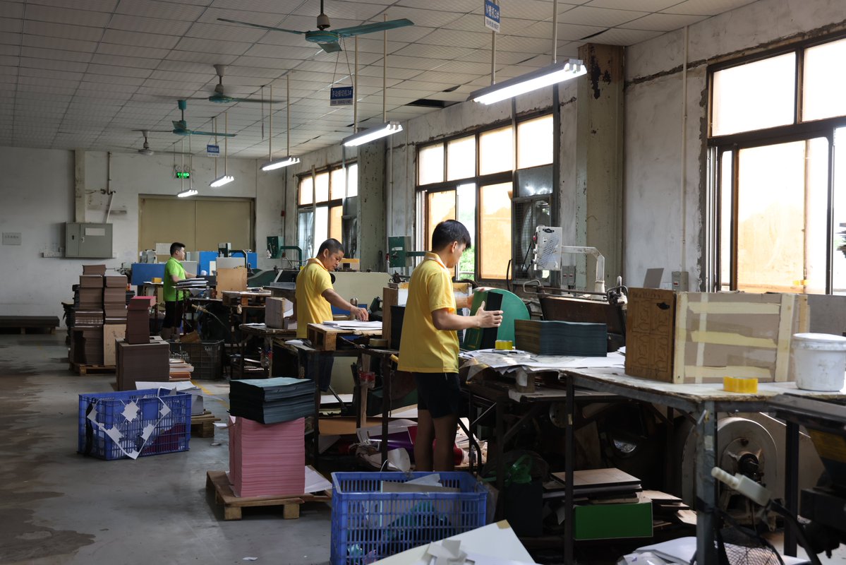 cfpackaging's tweet image. 📦Customized consultations 💼order follow-up have resumed normal operation. If you have new packaging needs after the holiday, or if you have orders that need to be expedited, please feel free to contact us. 
Thank you for your continued trust and support! 
#packagingfactory