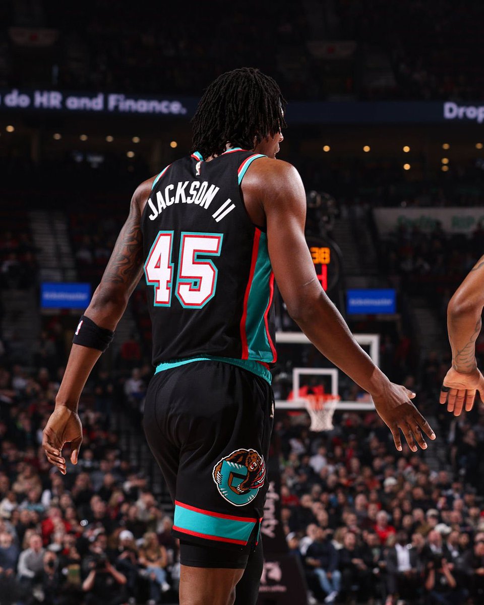 Playoff MEM tweet media