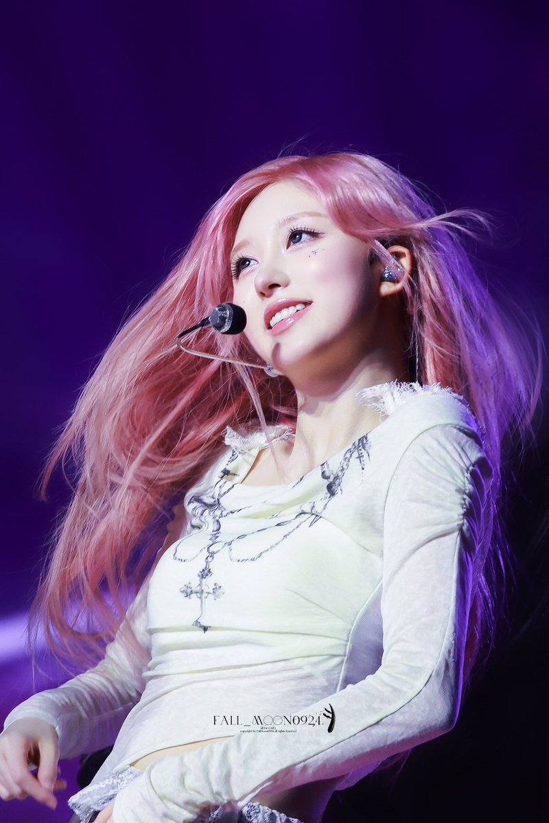 fallmoon tweet media