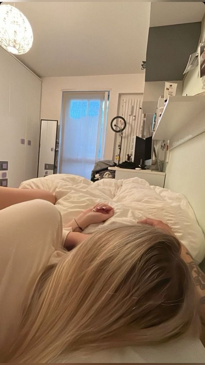 OopsGravity's tweet photo. finalmente ela dormiu, fiquei tão preocupada. @R3Dmeansily https://t.co/IEBGv4Ler4