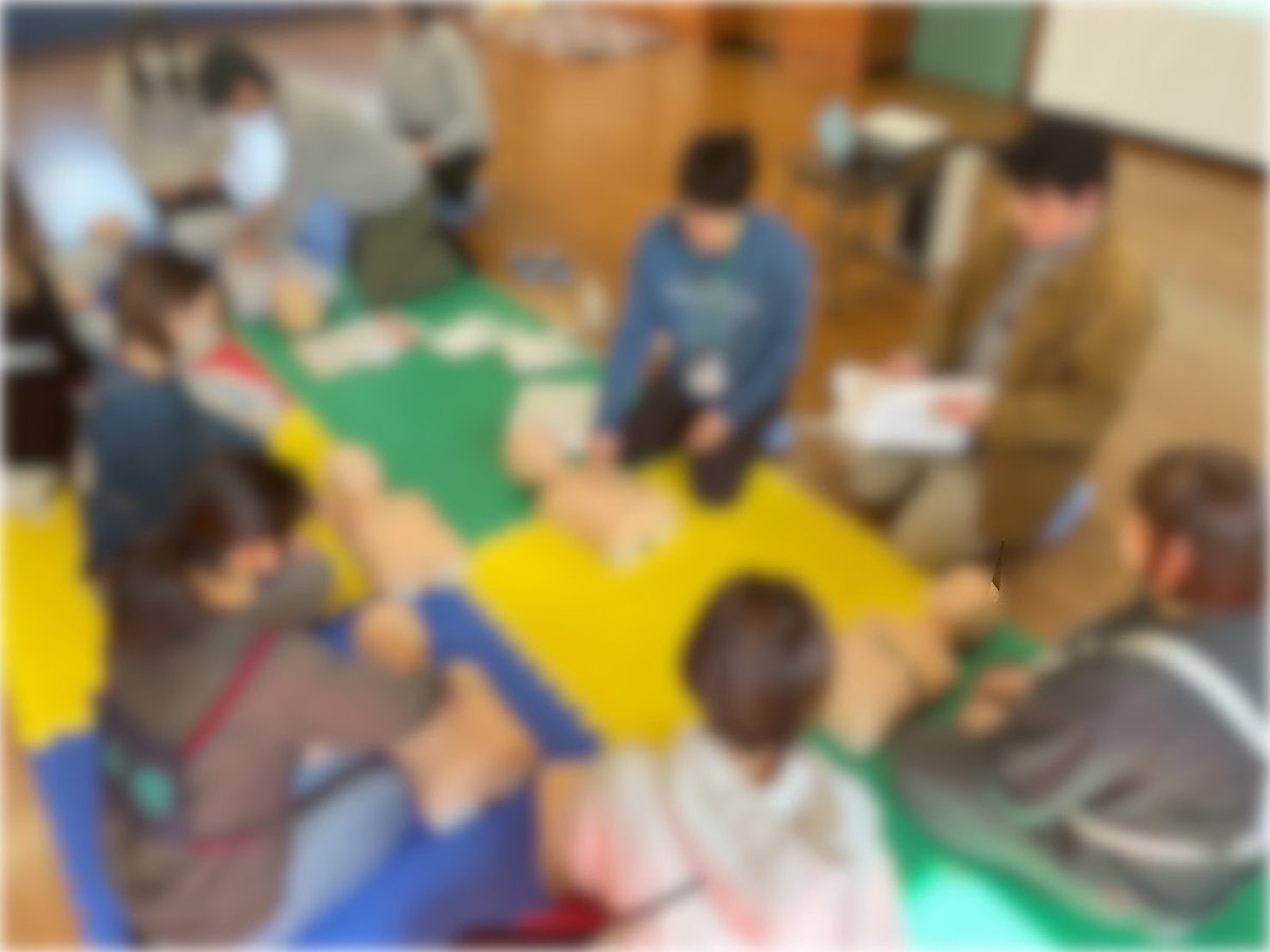 Wakamonobousai's tweet photo. 【保護者の方向け体験会】
「人工呼吸が鍵になる⁉︎こどもの救命法」
2月18日に神戸市本庄児童館で、保護者の方向けの小児救命講習を開催しました。
我が子のもしもに備えて、学んでいただきました。
#BLS #PBLS #小児 #救命講習 #神戸 #若者防災協議会 https://t.co/sq0dzNE3OV