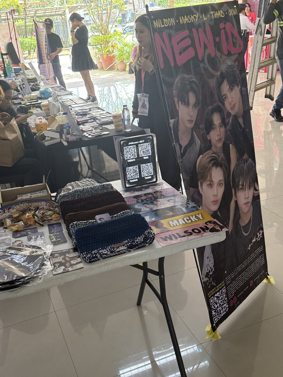 teamL_OFC's tweet photo. Come and visit our booth at the PMCC Pop Marketplace for some merch and freebies! 🩷

NEWID AT PMCC UMAK
#NEWIDxPPopMusicAndCultureCaravan
#PMCCatUMAK
#NewID_L #New_ID
@official_newID @PMCC_2025 https://t.co/lmTmA7OFlo