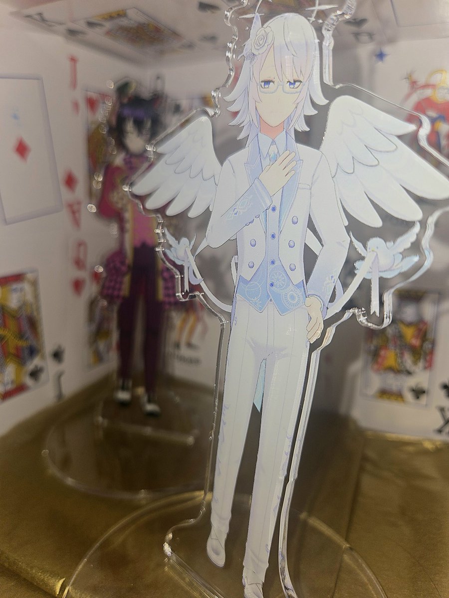 GreyishKki94759's tweet photo. An angel has blessed me today and his name is @kasuga_vtuber 🪽🤍 Both turned out so well, but I think we know which standee is my favorite. The seraphim details are so lovely. #realityapp #realityoutfit #fypシ #vtuber #reality_app https://t.co/wUzzVO8jRF