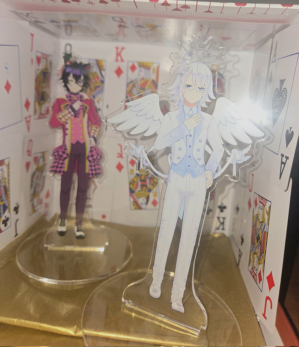 GreyishKki94759's tweet photo. An angel has blessed me today and his name is @kasuga_vtuber 🪽🤍 Both turned out so well, but I think we know which standee is my favorite. The seraphim details are so lovely. #realityapp #realityoutfit #fypシ #vtuber #reality_app https://t.co/wUzzVO8jRF