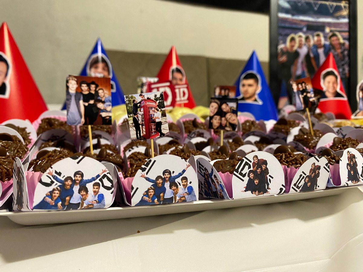 eu ganhei uma festa de aniversário temática do one direction cara eu sou muito sortuda