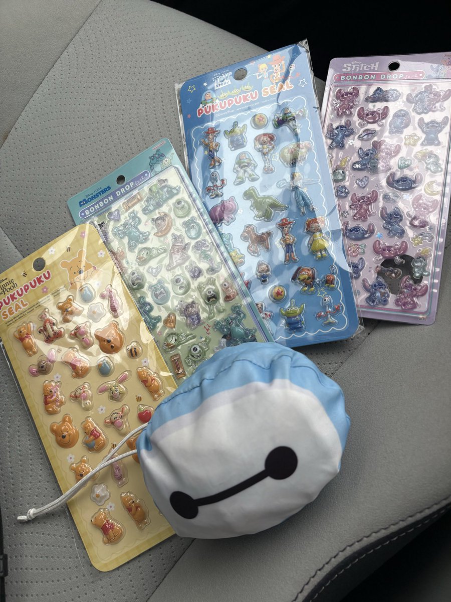 row326's tweet photo. #ディズニー
#ボンボンドロップ
#ぷくぷく
#クレーンゲーム
全く自分は興味ないが初めてディズニーのボンドロを生で見かけて、妻を喜ばせたくてチャレンジしたら取れて良かった https://t.co/TWeMtp72lf