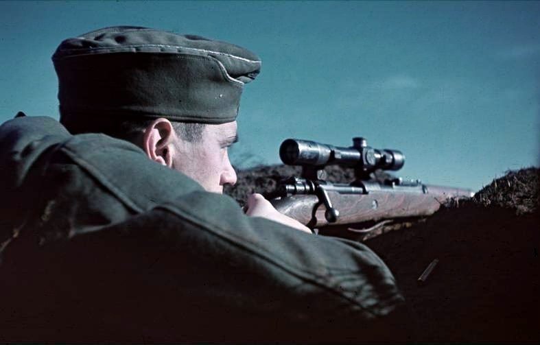 Orgullo_NII's tweet photo. Tener paciencia es saber guardar nuestra hora con el dedo crispado sobre el gatillo, alerta, como vigilándola presa.

- León Degrelle. https://t.co/6urbBmaqxw