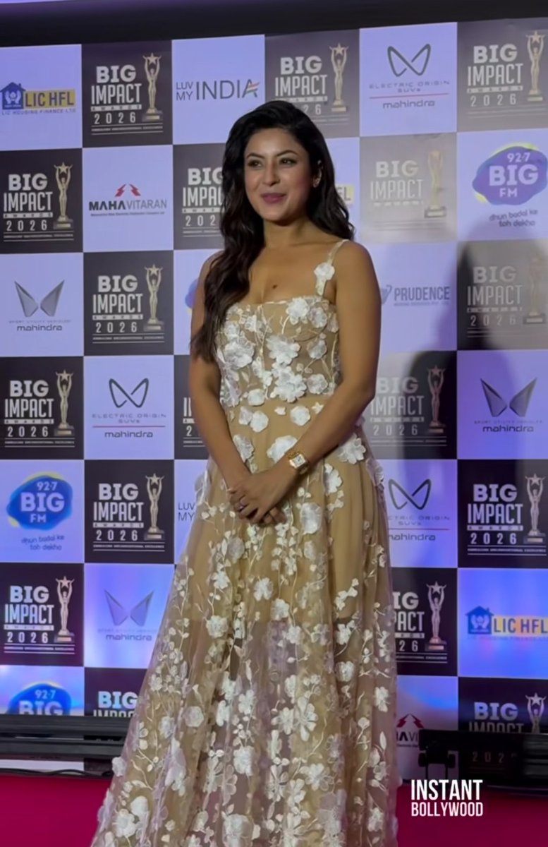 FarahIdaDeedat's tweet photo. Gorgeous 👑 puttu-jaan
#BigImpact
#ShehnaazGill
#MostStylish
#TheBestPerformer https://t.co/XEI4ercjNa